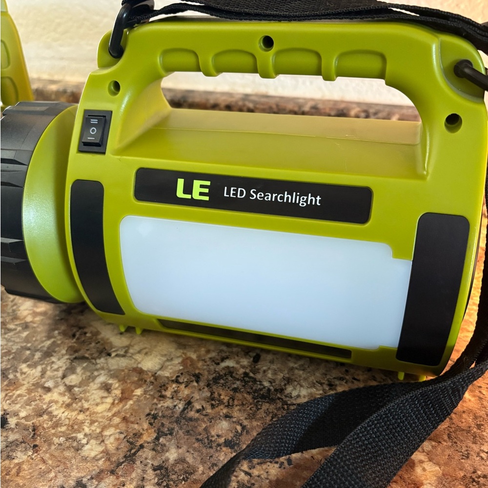 LED Search-light Flashlight Set - Picture 2 of 8